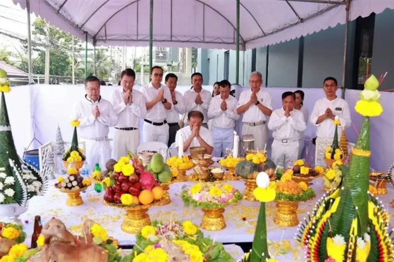 สมาคมประกันวินาศภัยไทย ทำพิธีบวงสรวงขึ้นศาลพระพรหมสำนักงานแห่งใหม่	