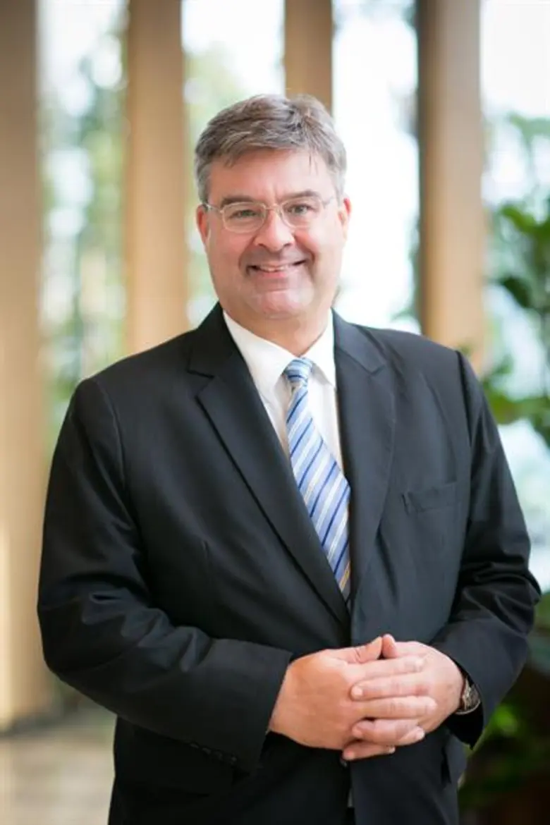 ซีบีอาร์อี บริษัทที่ปรึกษาอสังหาริมทรัพย์...