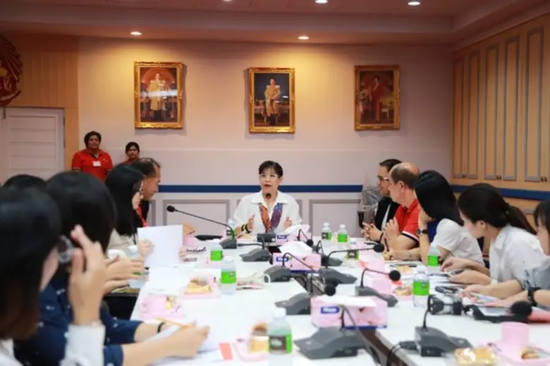 ดีอี หนุน 'ปณท’เร่งขยาย POS 5 พันจุดปีนี้ ยกระดับชุมชนเน็ตประชารัฐสู่ค้าขายออนไลน์	