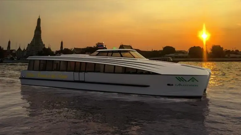 EA จับมือ กรมเจ้าท่า พลิกโฉมกรุงเทพฯ กลับมาเป็นเวนิสตะวันออกอีกครั้ง  นำเทคโนโลยีแบตเตอรี่เปิดตัวเรือไฟฟ้าต้นแบบ มุ่งสู่ Smart Transport ครบวงจร ทางเลือกใหม่ ยกระดับคุณภาพชีวิตสังคมเมือง ลดมลพิษ PM2.5 พร้อมเปิดให้บริการปลายปีนี้