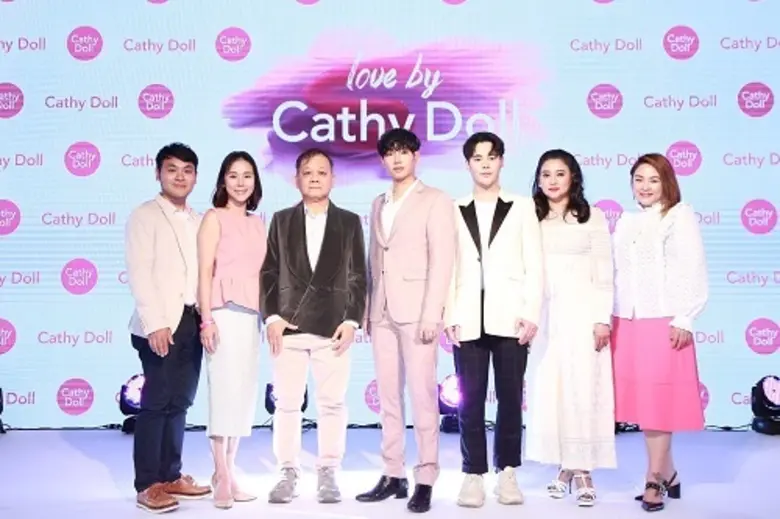 “เป๊ก ผลิตโชค” ร่วมเปิดตัว “แป้งฟิล์มซับมัน Cathy Doll Oil Control Film Pact”