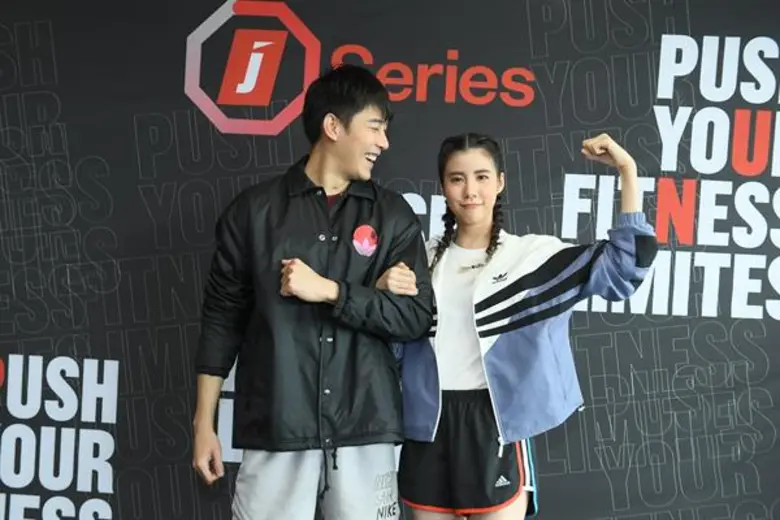 เจ็ทส์ ฟิตเนส 24 ชั่วโมง ชวน “เคน-เอสเธอร์” เปิดตัว “เจ ซีรีส์ (J Series)” สุดยอดคลาสออกกำลังกายแบบ “Funergy” เพื่อหุ่นเฟิร์มใน 30 นาที ครั้งแรกในเมืองไทยต้อนรับวันวาเลนไทน์