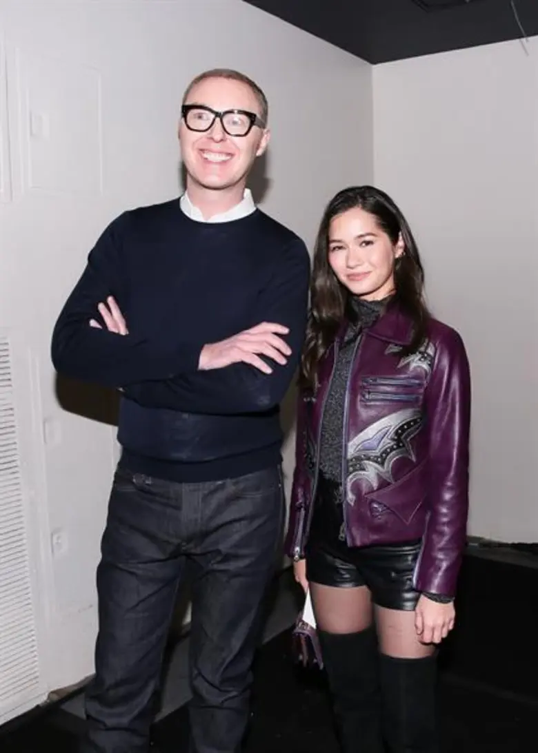 “วี วิโอเลต” สวย ซ่า แซ่บ!! ประชันลุคแฟชั่นกับคนดังระดับโลก