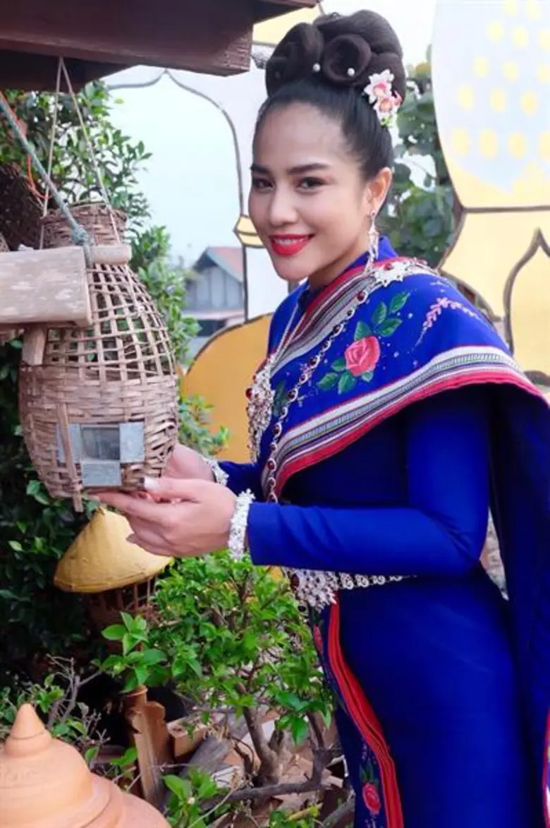 พึ่งจะได้นุ่งชุดไทยประเดิมบทร้ายในละครแนว...