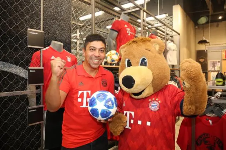 อาดิดาส ประเทศไทย เอาใจแฟนเสือใต้ จัดงานต้อนรับ โจวานนี่ เอลแบร์ ตำนานแข้งแห่งบาเยิร์น มิวนิค