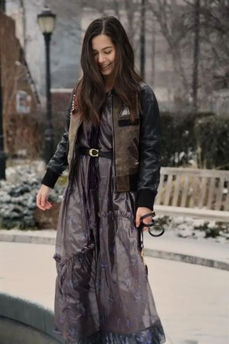 “วี วิโอเลต” ในลุคแฟชั่นอเมริกันเกิร์ล “วี วิโอเลต” ในลุคแฟชั่นอเมริกันเกิร์ล