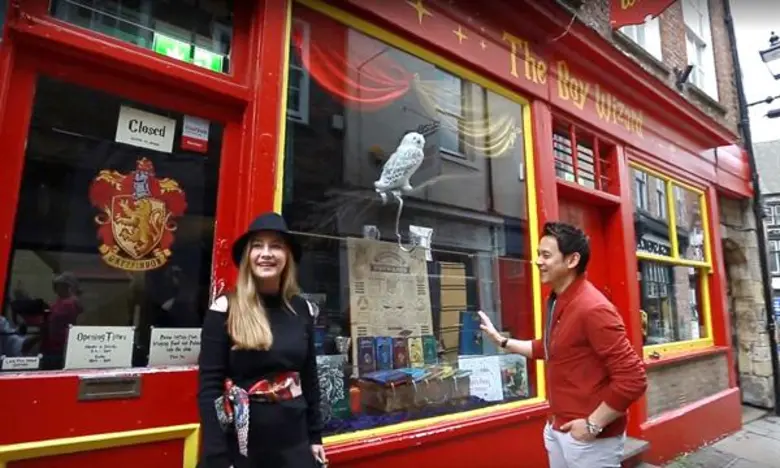 ทีวีไกด์: รายการ "หนีเที่ยวกัน" “ฟลุค&ลี” บุกเมืองพ่อมด!!