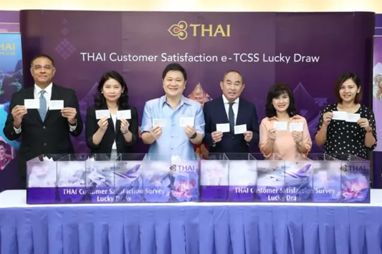 นายวิวัฒน์ ปิยะวิโรจน์ (ที่ 3 จากซ้าย) รอ...