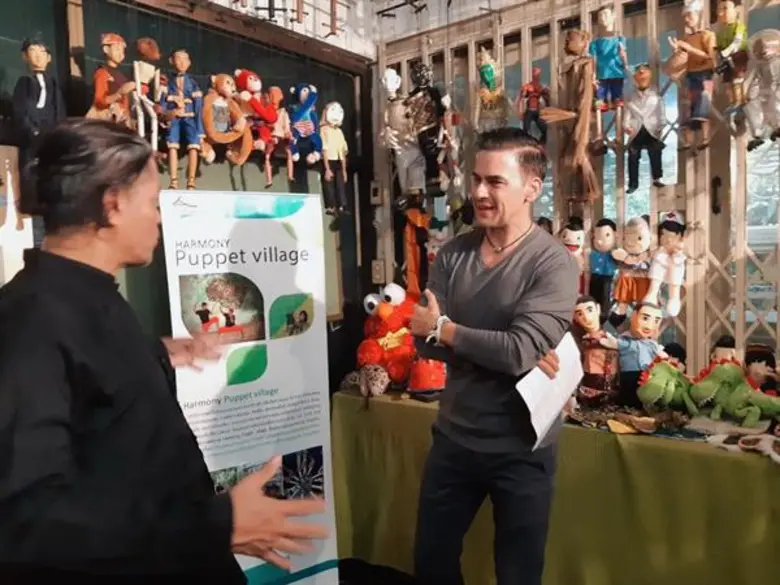 ทีวีไกด์: รายการ "หลงรักยิ้ม" สืบสานศิลปะไทยโบราณ “หุ่นสายเสมา” จิตวิญญาณไทยในศิลปะโลก