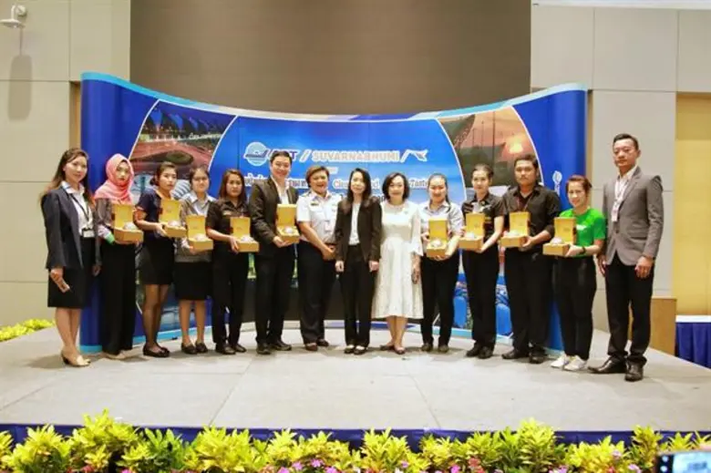 ท่าอากาศยานสุวรรณภูมิมอบป้ายรับรองมาตรฐานอาหารสะอาด รสชาติอร่อย Clean Food Good Taste ประจำปี 2562 พร้อมมอบรางวัลร้านอาหารดีเด่นด้านสุขาภิบาล ให้แก่ผู้ประกอบการร้านอาหารในท่าอากาศยาน