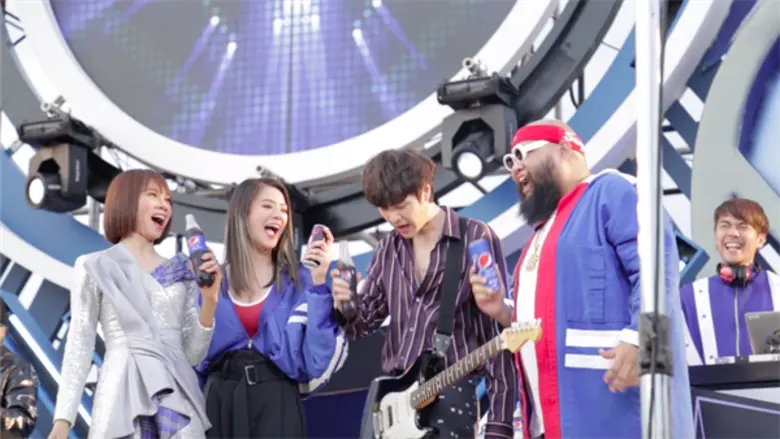 Gossip News: “เดอะ ทอยส์ / จินตหรา พูนลาภ /กอล์ฟ ฟักกลิ้ง ฮีโร่ / บูม บูม แคช” นั่งแท่นพรีเซ็นเตอร์ “เป๊ปซี่” พร้อมเตรียมเปิดคอนเสิร์ตใหญ่ “เป๊ปซี่ซ่า…สุดทุกดนตรี”