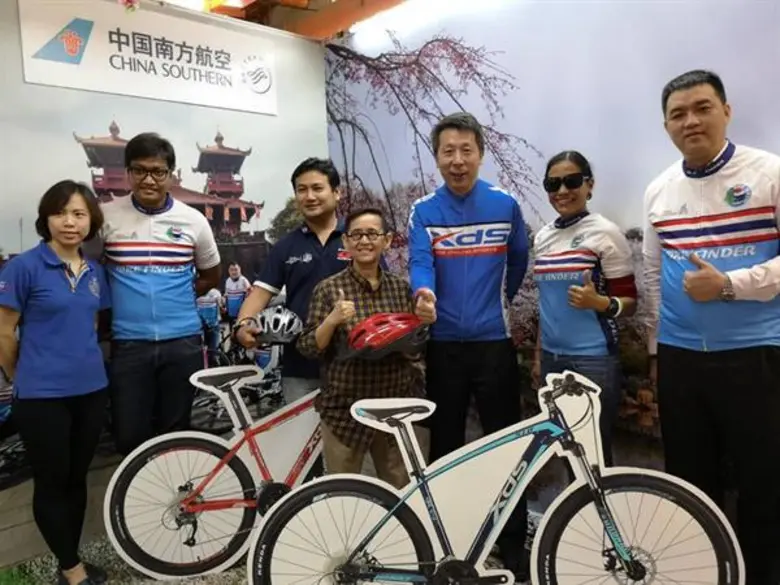 การท่องเที่ยวหูเป่ย Seasons Holiday Bike ...