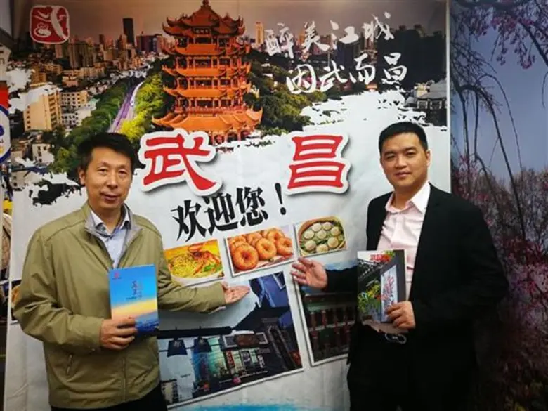 การท่องเที่ยวหูเป่ย เซอร์ไพร์ส เปิดเส้นทางจักรยานตงหูกรีนเวย์ 200 กิโลเมตร เส้นทางธรรมชาติ ทะเลสาบตงหู แม่น้ำแยงซีเกียง ปอดใหญ่ใจกลางเมืองจีนบู้ธ C195 – CC196 ในงาน เที่ยวทั่วไทย ไปทั่วโลก ณ ศูนย์ฯ สิริกิติ์ วันนี้ ถึง 17 ก.พ. นี้