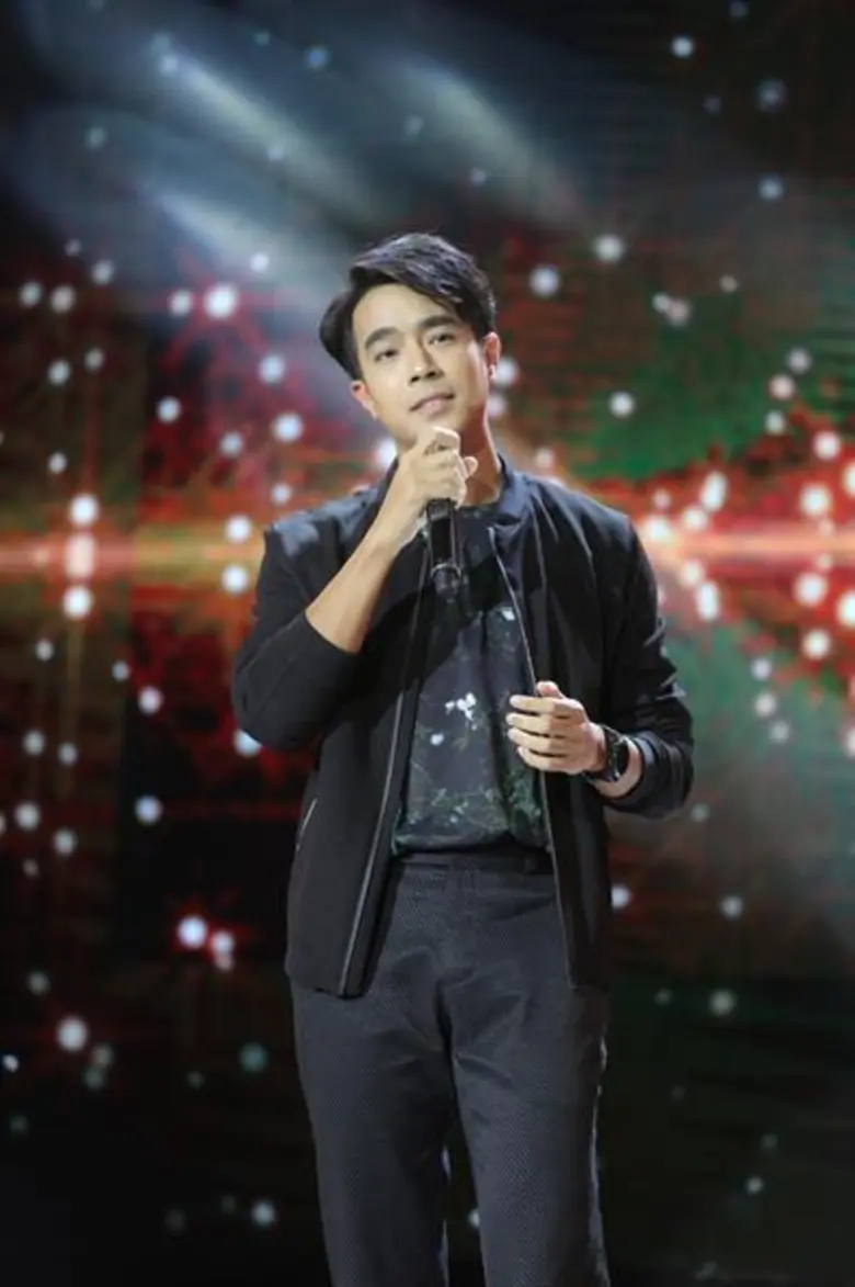 สุดฟิน! หนุ่ม “ไต้ฝุ่น” คว้าไมค์โชว์เพลงรักอมตะ ในร้องถล่มดาว