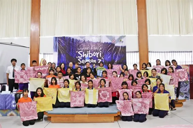 สอนเยาวชนทำผ้ามัดย้อมแบบไทยสไตล์ญี่ปุ่น“นวัตวิถีชิโบริ ซีซั่น ๒” พัฒนาเรียนรู้สู่การสร้างคุณค่าและมูลค่า