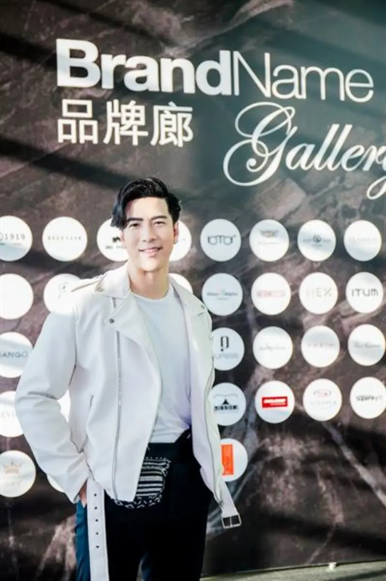 คุณประพันธ์ ผดุงเกียรติสกุล กรรมการผู้จัด...