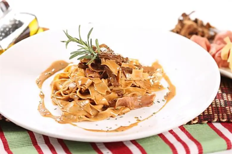 ห้องอาหารเลอ มาแรงน์ โรงแรมเคป ราชา ศรีรา...