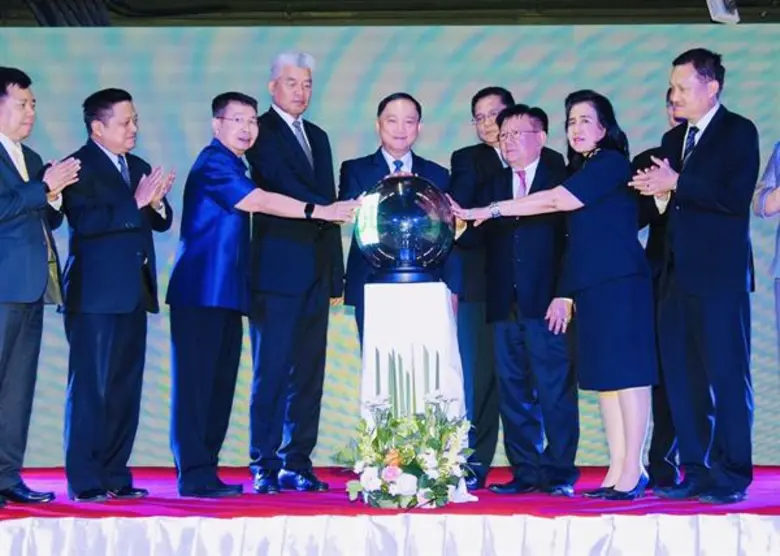 พลตำรวจเอก อดุลย์ แสงสิงแก้ว รัฐมนตรีว่าการกระทรวงแ...