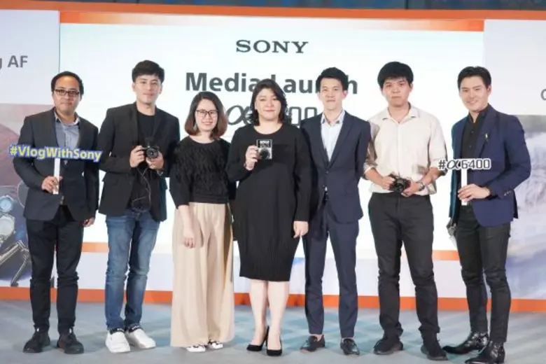 โซนี่เปิดเกมรุกขยายตลาดกล้อง เปิดตัวกล้องอัลฟ่ามิเรอร์เลส ?6400 รับเทรนด์วีดีโอคอนเทนต์โต ชูเทคโนโลยีพร้อมสรรพตอบรับใช้งานทั้งภาพนิ่ง และวิดีโอ ด้วยระบบโฟกัสที่จับภาพรวดเร็วที่สุดในโลก พร้อมเทคโนโลยีติดตามวัตถุแบบ Real-time