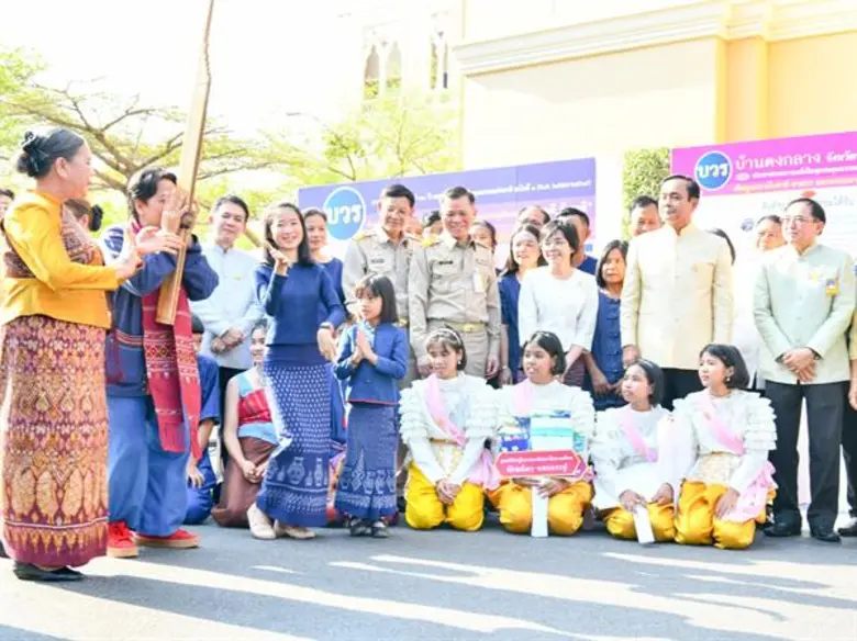 วธ. ชูพลัง "บวร" บ้าน วัด โรงเรียน ขับเคลื่อนชุมชนคุณธรรมฯ ทั่วประเทศ เชิดชูสถาบันชาติ ศาสนา พระมหากษัตริย์ ทำความดี มีจิตอาสา ลดปัญหาสังคม ชุมชนมีรายได้จากเศรษฐกิจพอเพียง