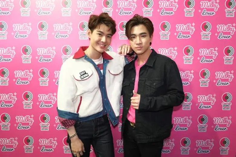 ไม่ฟินไม่ได้แล้วจ้า!! เมื่อคู่จิ้นสุดฮอตแ...