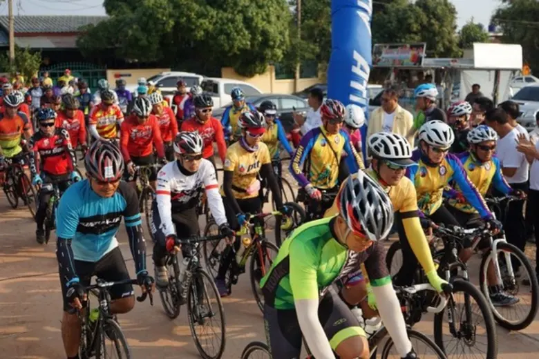 ด่านขุนทด-วินด์ฯ รวมพลัง "ปั่นเพื่อน้อง" ช่วยนักเรียนยากจน