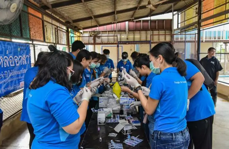 รพส.ทองหล่อ จัดโครงการ “ทองหล่ออาสา”นำทีมสัตวแพทย์ฉีดวัคซีนประจำปี ปันรักให้เพื่อนสัตว์สี่ขา