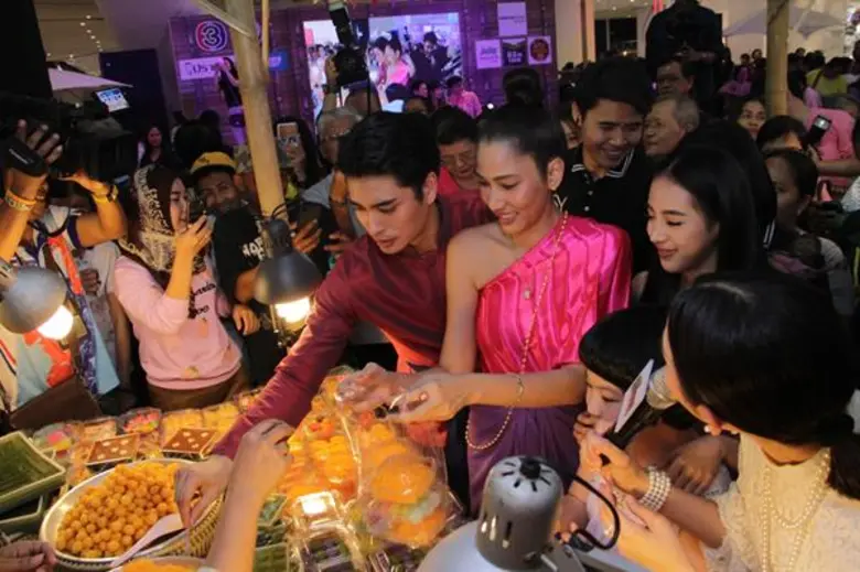 “มาริโอ้ - คิมเบอร์ลี” นำทีมสาดความสุข !!เปิดตำราสมุนไพรไทยจัดหนักจัดเต็ม “ตลาดทองเอก หมอยา ท่าโฉลง” เอาใจแฟนละคร