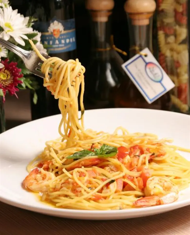 มื้อสุขสันต์ กับดินเนอร์บุฟเฟ่ต์นานาชาติทุกคืนวันศุกร์ ณ ห้องอาหาร ดิ ออร์ชาร์ด โรงแรมแคนทารี โคราช