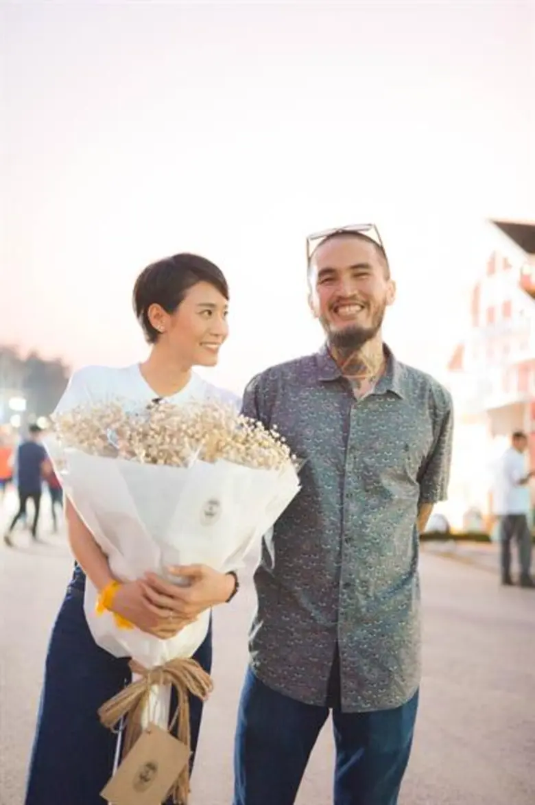 โรแมนติก เว่อร์ “บอย โลโมโซนิค” โชว์หวาน เซอร์ไพรส์ขอแฟนสาวขอแต่งงานกลางอากาศ