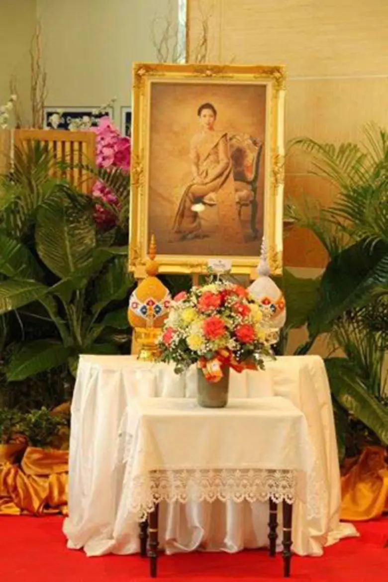 สำนักพระราชวัง ได้เปิดให้ประชาชนลงนามถวาย...