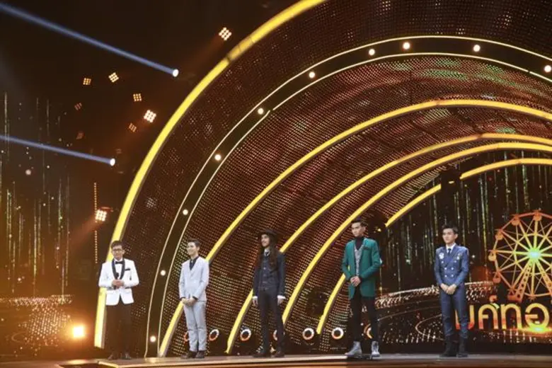 1 ใน 4 หนุ่ม คนมีฝัน ลุ้น! แชมป์ไมค์ทองคำ คนที่ 7