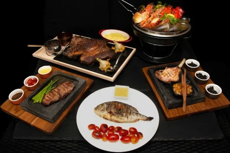 ห้องอาหารลากริตต้าร่วมฉลองเดือนแห่งความรั...