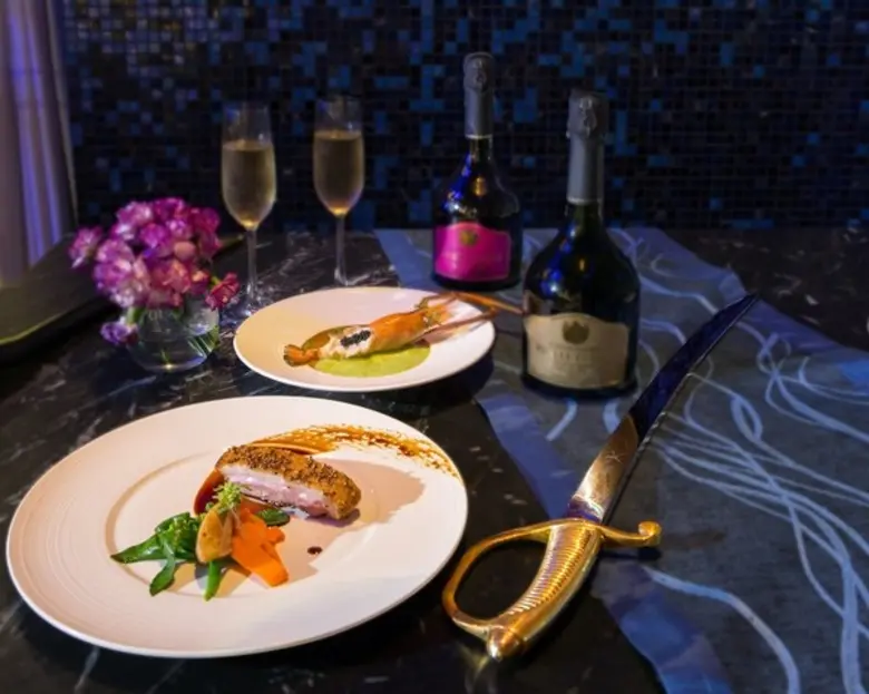 โรงแรมบูติกสุดหรู 137 พิลลาร์ส สวีทส แอนด...