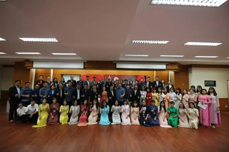 ต้อนรับ ม.ดานัง : เมื่อเร็วๆ นี้ รศ.ดร.โฆ...