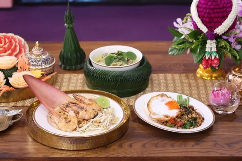 มาดามมด รัศมีแข ร่วมตัดสินรันเวย์อาหารไทยสุดแซ่บ! เหมาหมดทั้งตลาด หรือจะสู้ควีนครบรสกะปิน้ำปลา