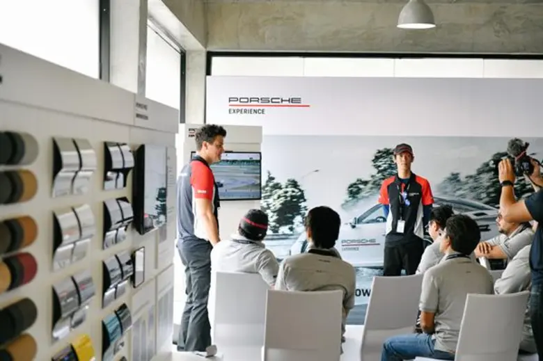 เอเอเอสฯ เนรมิตสุดยอดประสบการณ์การขับขี่กองทัพรถปอร์เช่สายพันธุ์แรงหลากรุ่น