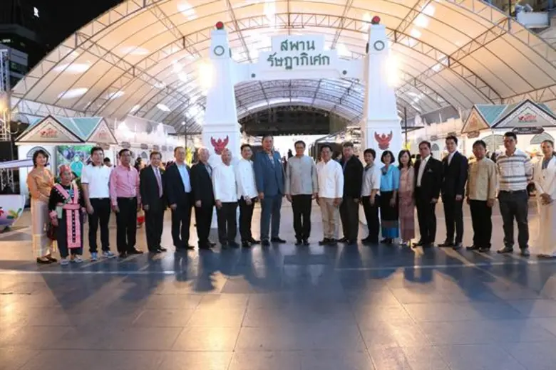 ลำปาง ปลายทางฝัน ยกขบวนของดีโชว์นักท่องเที่ยว หน้าลานเซ็นทรัลเวิร์ด