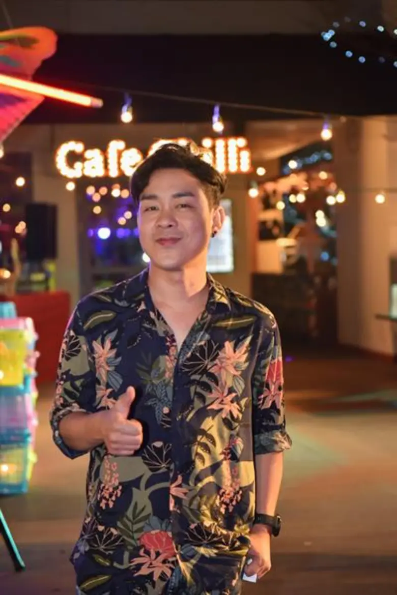 แซ่บต่อไม่รอแล้วนะ!! แอฟ - เป้ – พีค – คิทตี้ – พลอย เช็คอินงานเปิดร้านอาหารอีสาน “คาเฟ่ ชิลลี่ อีสานรัสติก” สาขาใหม่ ซอยร่วมฤดี