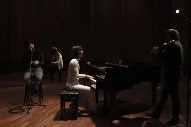 "คิดดีๆ" บทเพลงให้กำลังใจจาก THE RICHMAN TOY กับเสียงร้องสุดอ่อนโยนครั้งแรกของ "เช่-มือเบส"