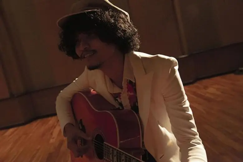 "คิดดีๆ" บทเพลงให้กำลังใจจาก THE RICHMAN TOY กับเสียงร้องสุดอ่อนโยนครั้งแรกของ "เช่-มือเบส"