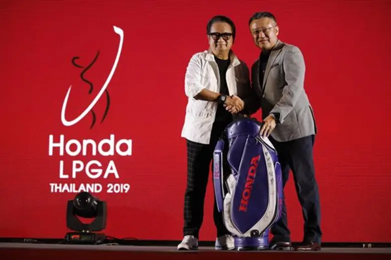 บรรยายภาพ – มร. มาซายูคิ อิงาราชิ (ขวา) ป...