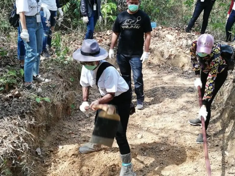 รัฐประศาสนศาสตร์ ม.ศรีปทุม จิตอาสาทำดีตามรอยพ่อ ลุยป่า สร้างโปร่ง เพื่อสัตว์ป่า