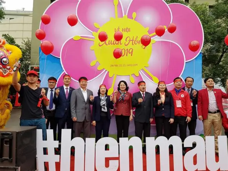 ฯพณฯ ดั่ง ถิ หง็อก ถิ่ญ รองประธานาธิบดีเว...