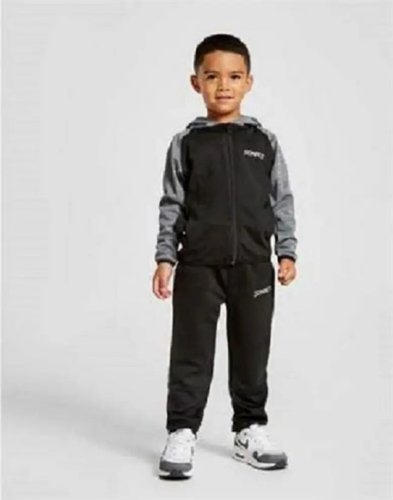 พบสินค้าใหม่ จาก Nike, Adidas, New Balanc...