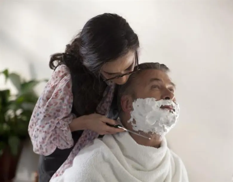 ผิดมั้ย ที่เธอจะรักผู้ชาย 2 คน ? เดมี่ มัวร์  กับรักที่เธอเลือกไม่ได้ ในใบปิดไทย BLIND  เล่ห์รักบอด