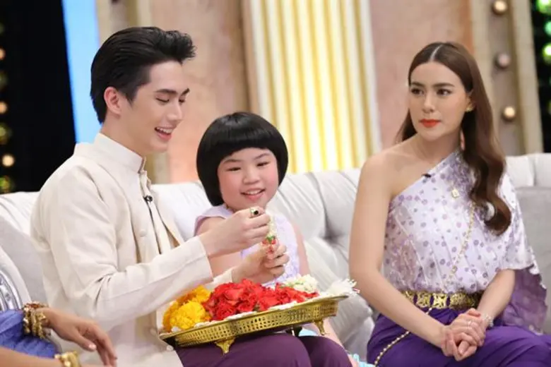 ทีวีไกด์: รายการ “3 แซบ” 'โอ้ - คิม’ ดึง 'ชาวท่าโฉลง’ เสริมทัพฮา 'อิน’ มาแรง ขวัญใจสาว!!!