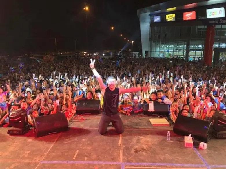 อาร์สยาม ส่งออกศิลปิน ทัวร์คอนเสิร์ต สปป.ลาว