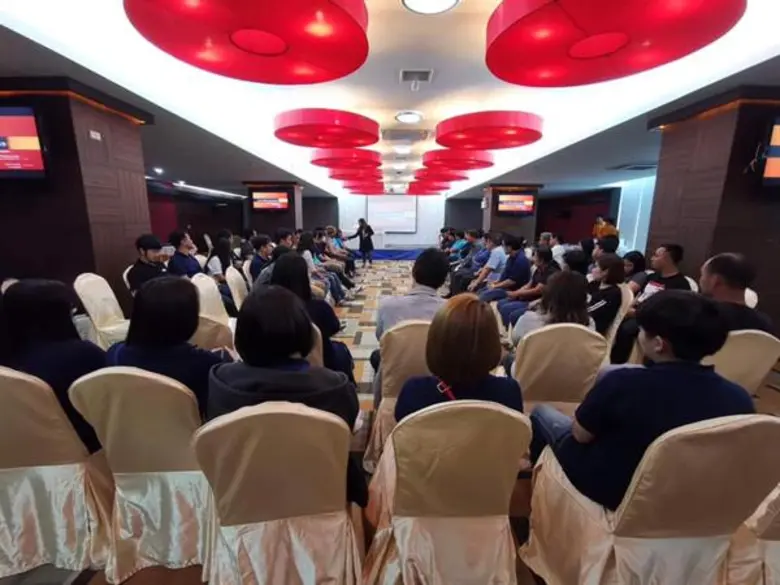 คณะบริหารธุรกิจ ม.ศรีปทุม ชลบุรี บริการวิชาการสู่สังคมร่วมเป็นวิทยากรบรรยาย