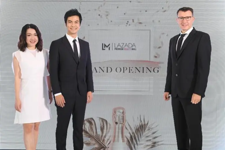 เหล่าบรรดาคนดัง ดารา เซเลบริตี้ พร้อมใจเคลียร์คิวร่วมงานเปิดตัว “ลาซาด้า พรีเมียม บิวตี้ มอลล์” แหล่งช้อปปิ้งความงามออนไลน์แบบครบวงจร